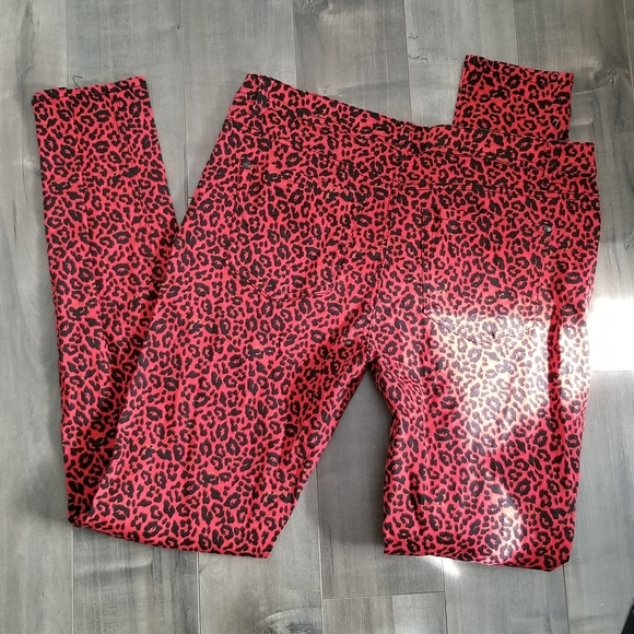 🍒🐆 Red Leopard Skinny Pants - Picture 3 of 3